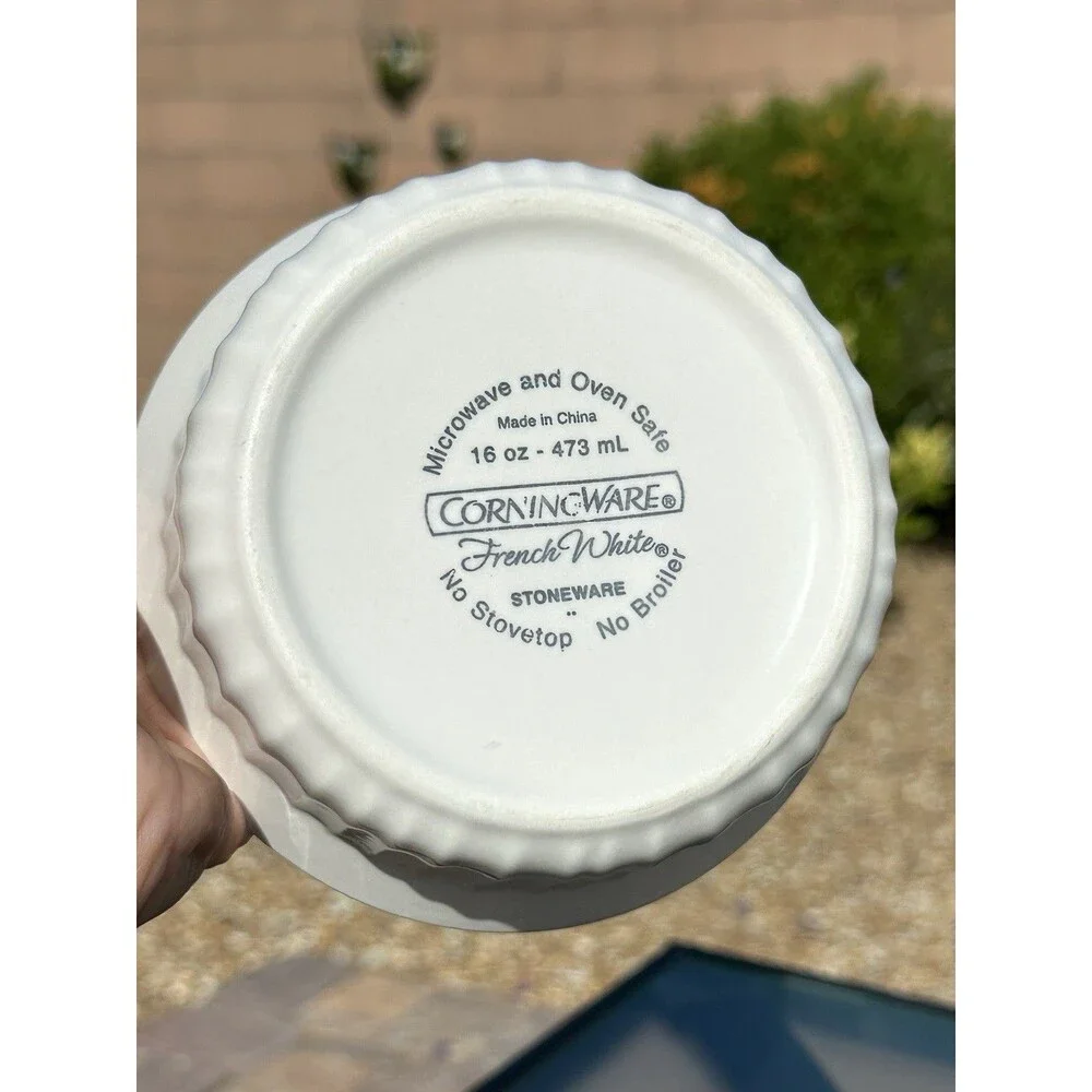CorningWare 16 oz/ 473mL Round French White Casserole Dish Fluted Stoneware
